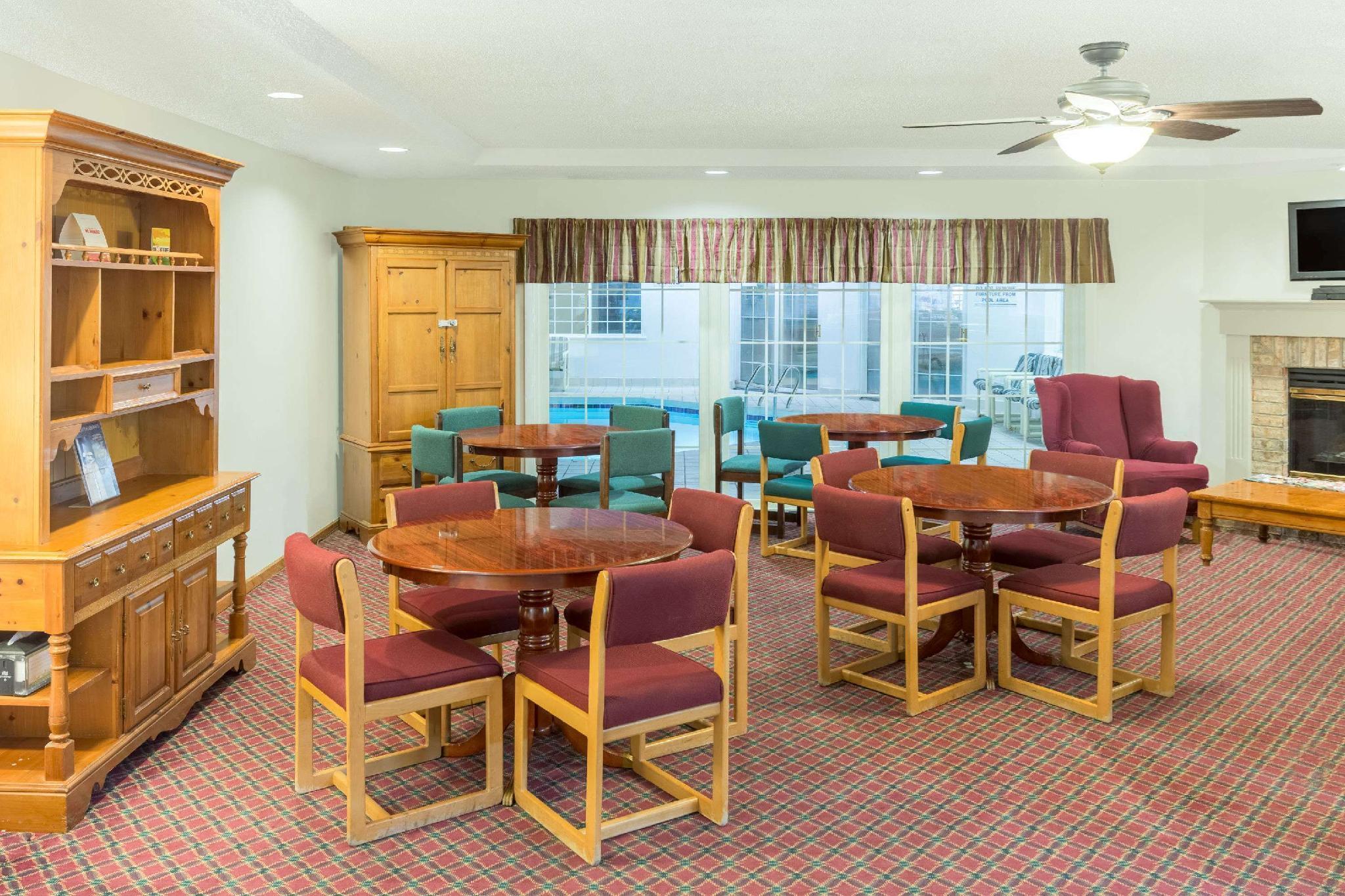 Hotel Super 8 By Wyndham Reedsburg Zewnętrze zdjęcie