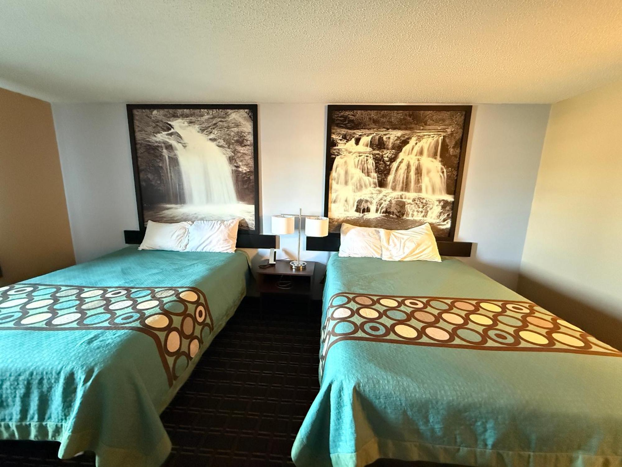 Hotel Super 8 By Wyndham Reedsburg Zewnętrze zdjęcie
