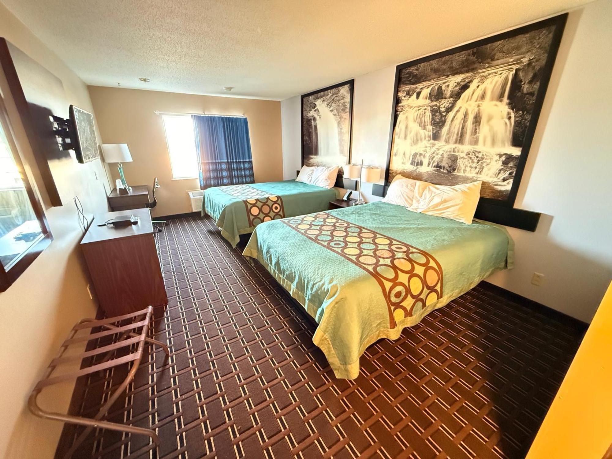 Hotel Super 8 By Wyndham Reedsburg Zewnętrze zdjęcie